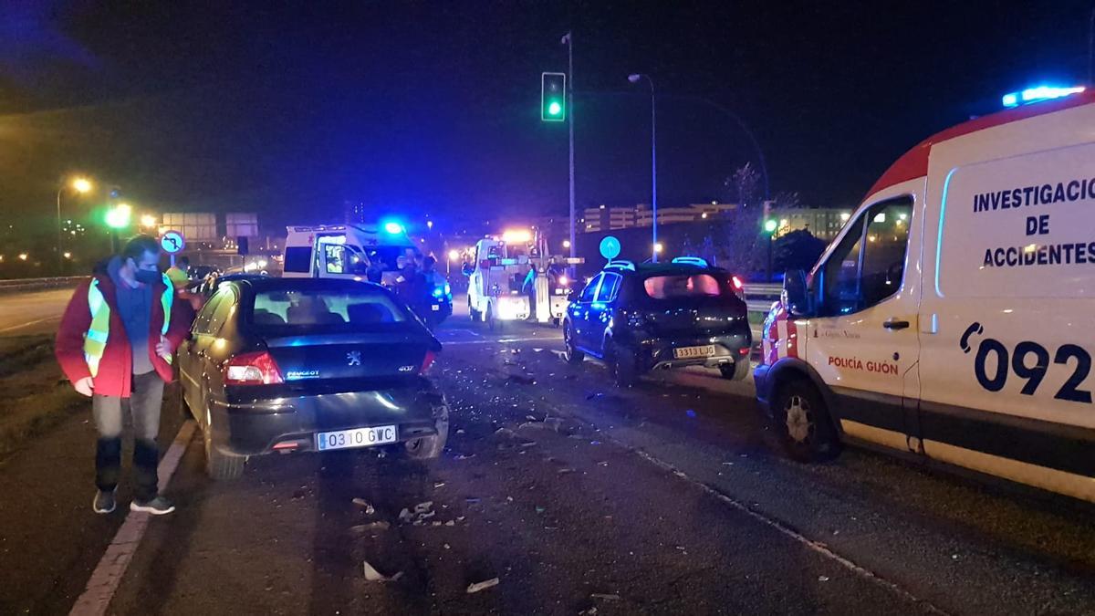 Accidente múltiple en Gijón, en la avenida Príncipe de Asturias