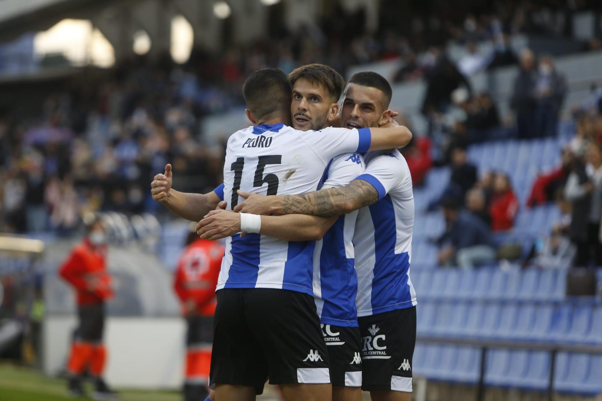 El Hércules golea al Murcia y logra un triunfo balsámico (3-0)