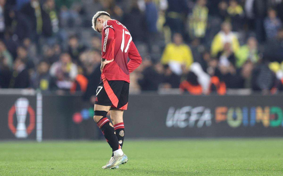 UEFA Europa League - Fenerbahce vs Manchester United