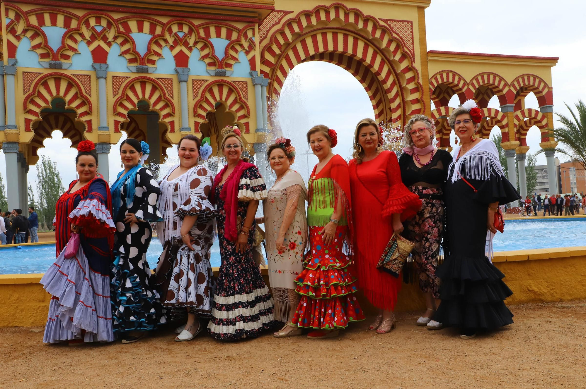 Amigos y familiares en El Arenal el lunes de Feria