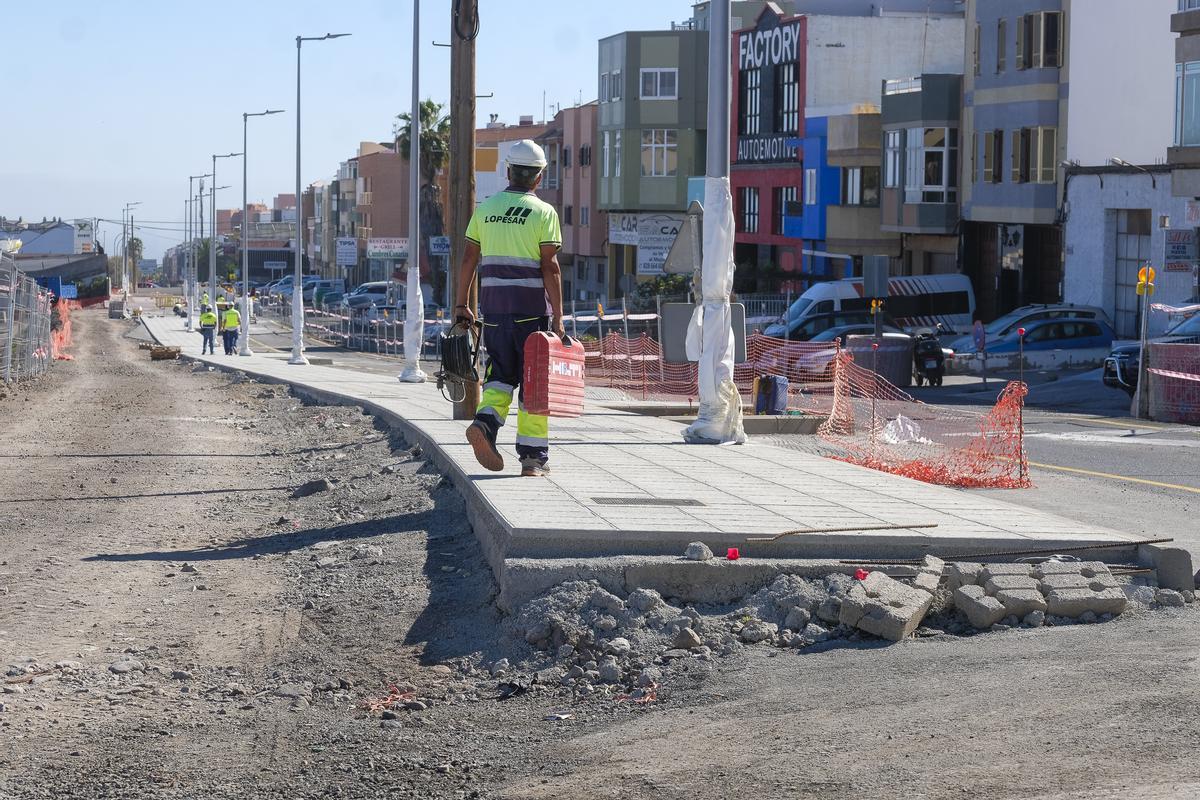 Obras en la primera fase de la carretera de Los Tarahales, en 2023.