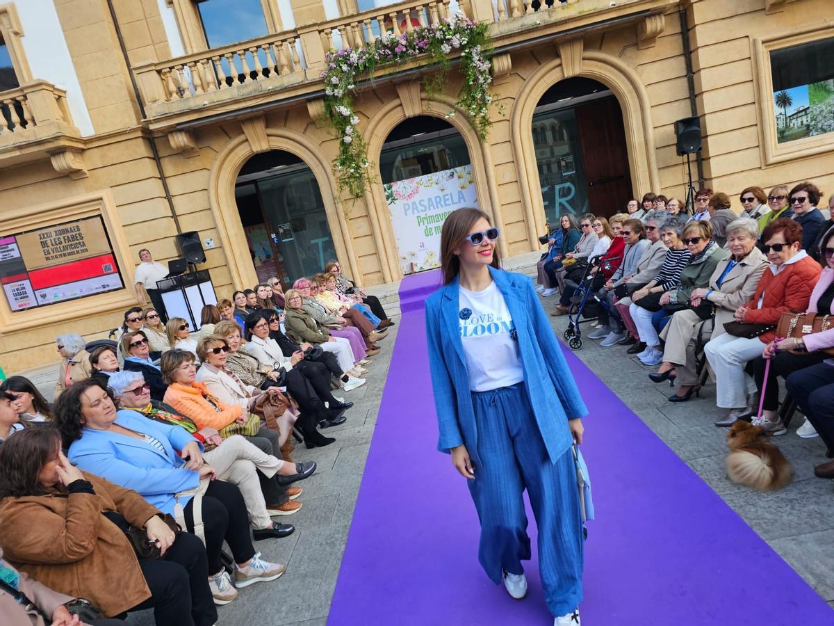 El desfile de moda de Villaviciosa, en imágenes El desfile de moda de Villaviciosa, en imágenes