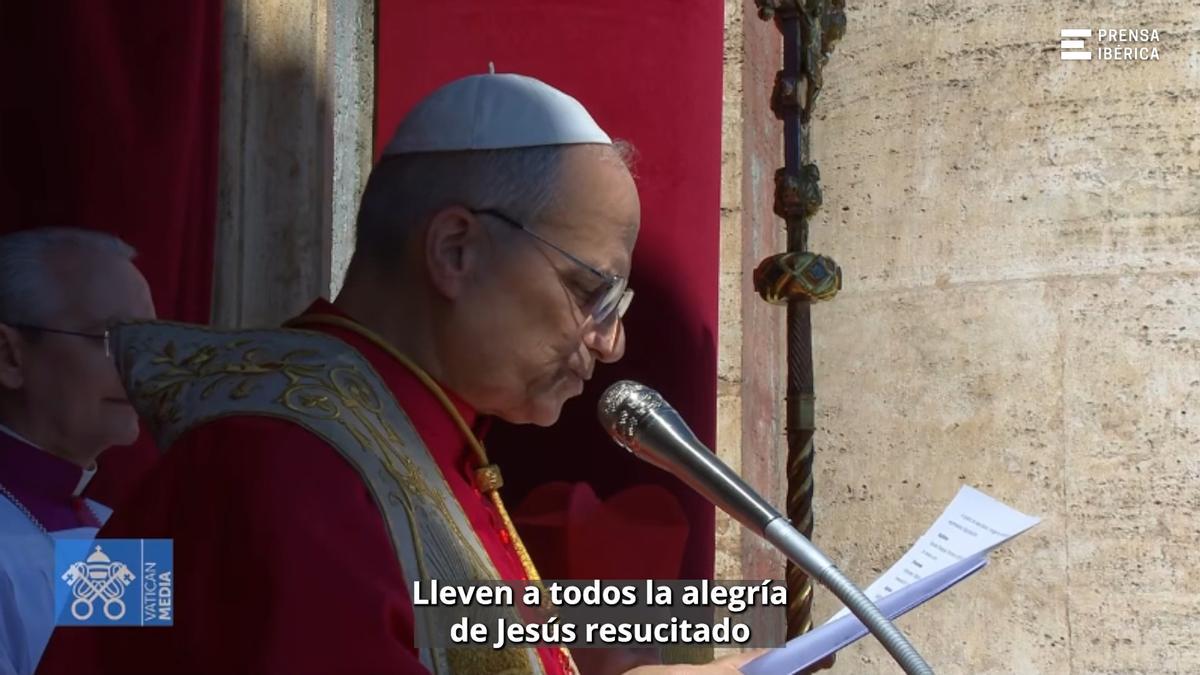 El momento en el que el papa León XIV felicita la Pascua en español