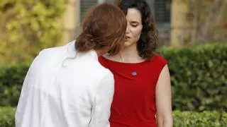 Así ha sido la llegada de Ayuso y su enfrentamiento con Mónica García en la Conferencia de Presidentes