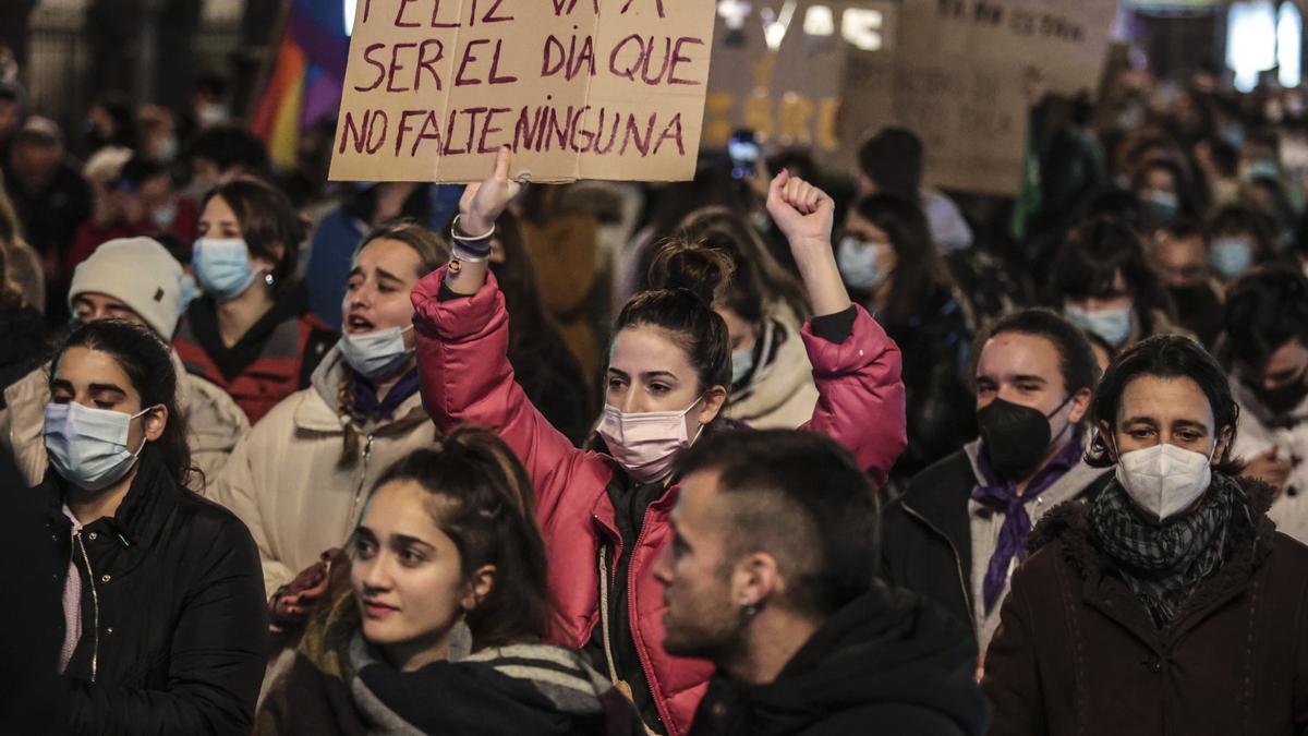 Asturias muestra su rechazo a la violencia contra las mujeres: todas las protestas por concejos