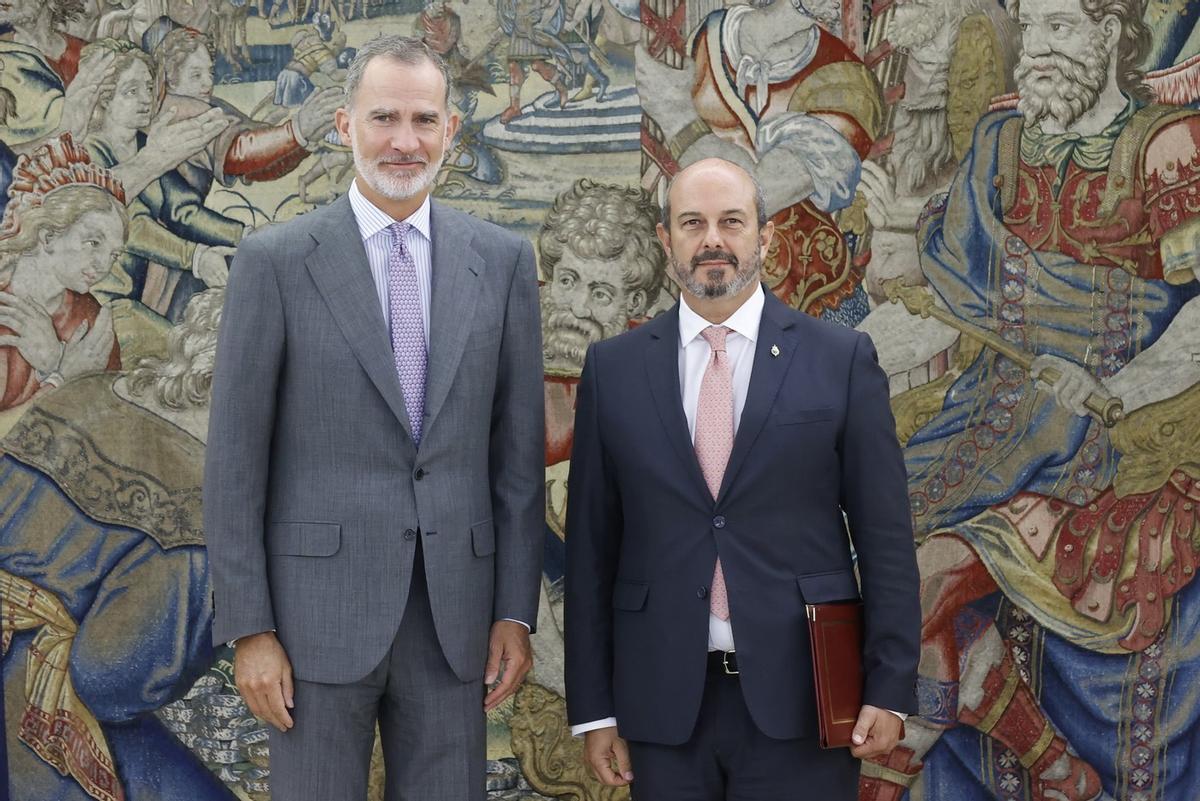 El Rei rep a la Zarzuela Pedro Rollán perquè l’informi de la nova composició del Senat El Rei rep a la Zarzuela Pedro Rollán perquè l’informi de la nova composició del Senat