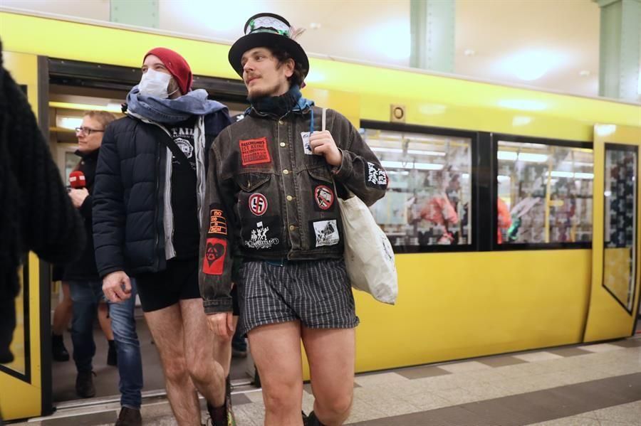 Día sin pantalones en el metro