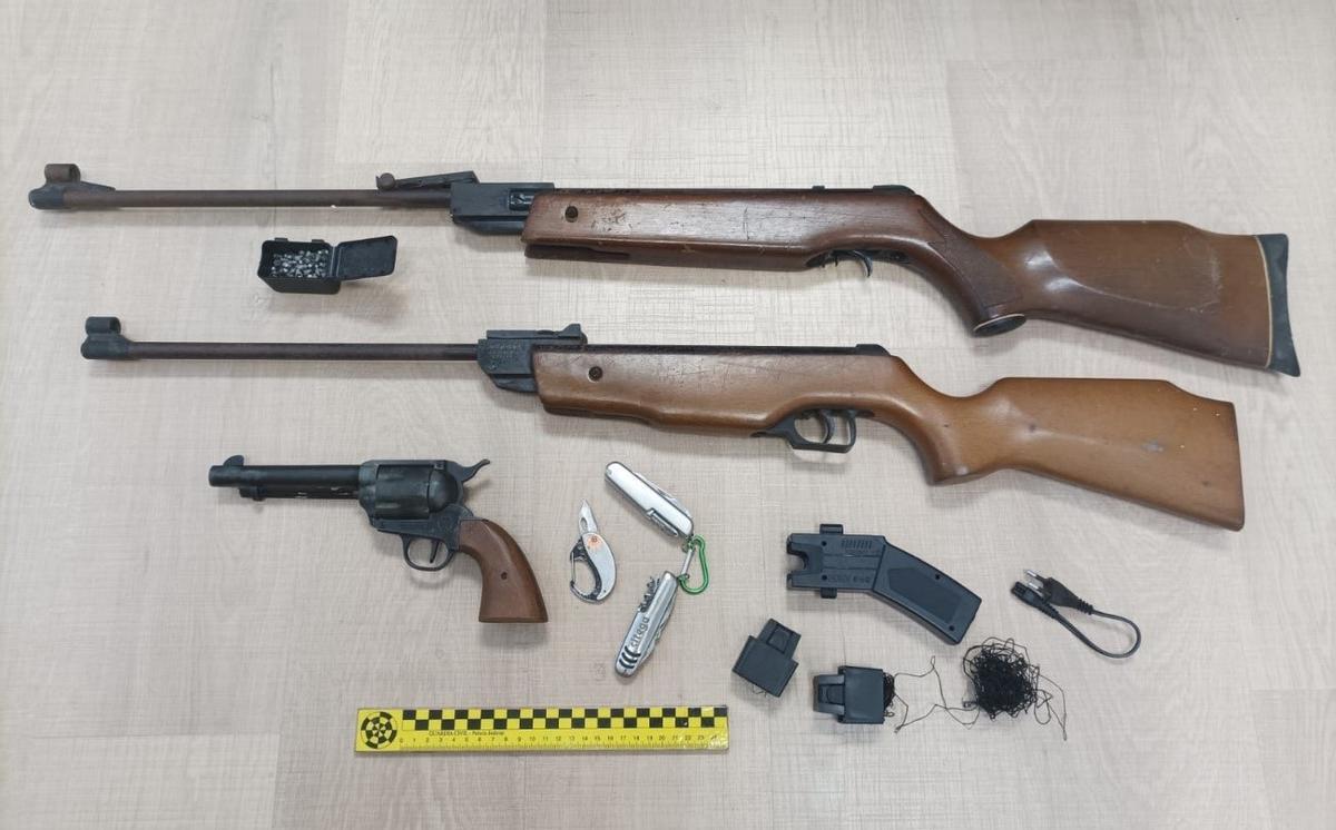 Armas decomisadas por la Guardia Civil en Porto do Son