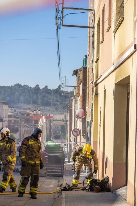 S'incendia un cotxe a l'interior d'una casa de Navarcles