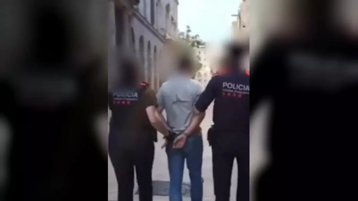 Vídeo | Cuatro detenidos en Barcelona por robos con fuerza por toda España: escondían el botín en una zona boscosa de Bellvitge