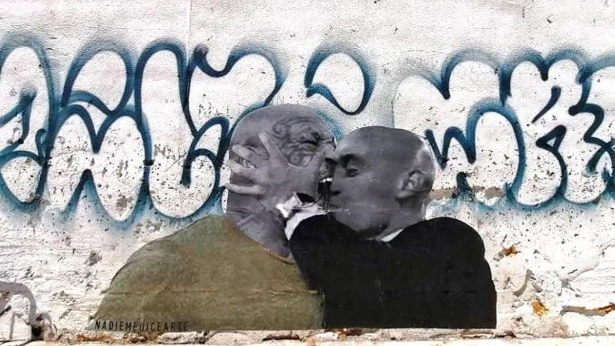 Un mural en Barcelona replantea el beso de Rubiales: ¿Se lo habría hecho a un hombre?