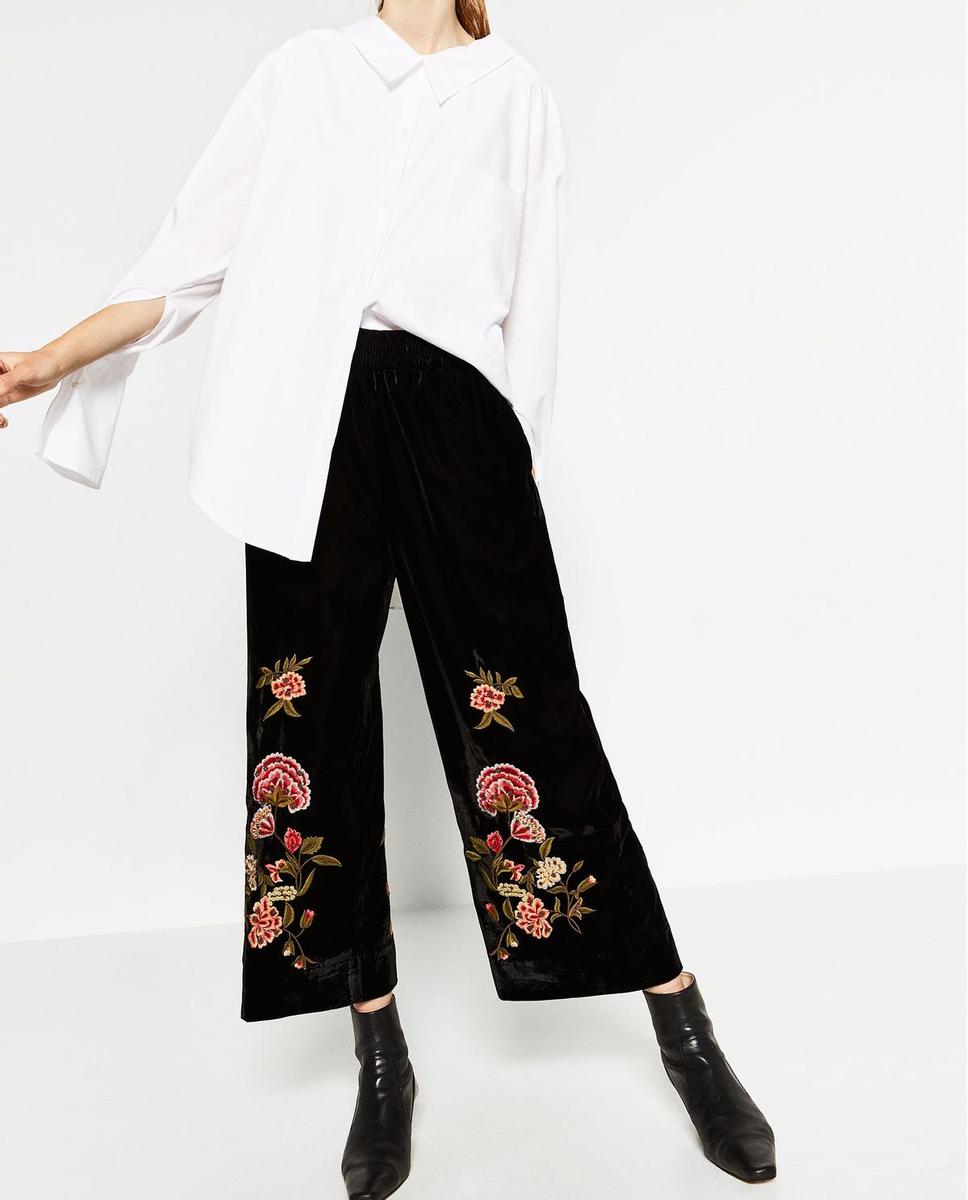 Culotte de terciopelo bordado de Zara (59,95€)
