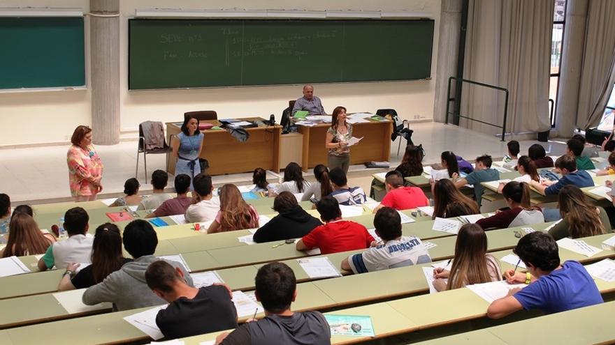 Más de 2.700 alumnos se enfrentan desde este martes a la ABAU extraordinaria en Galicia