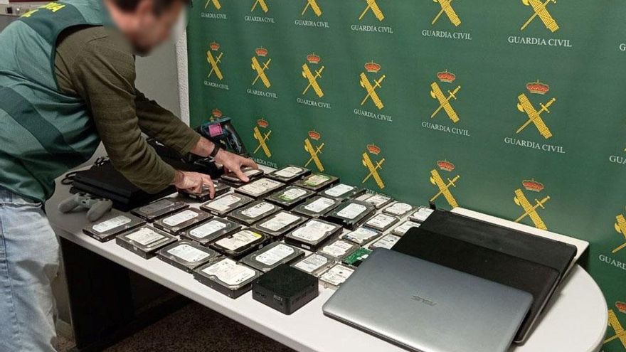 Aprovechaba que instalaba el wifi en institutos y colegios de Alicante para robar portátiles y tabletas