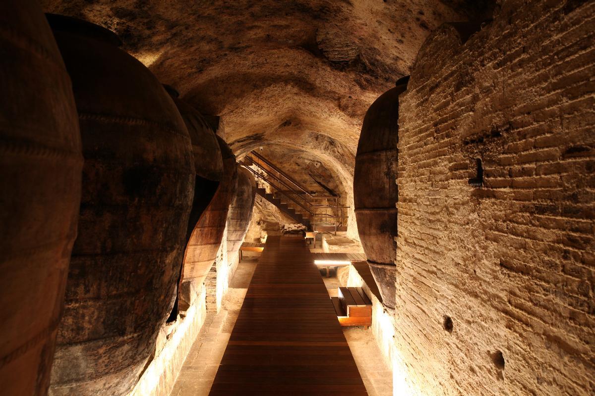 Antigua bodega subterránea en Requena que la compañía ha rehabilitado.