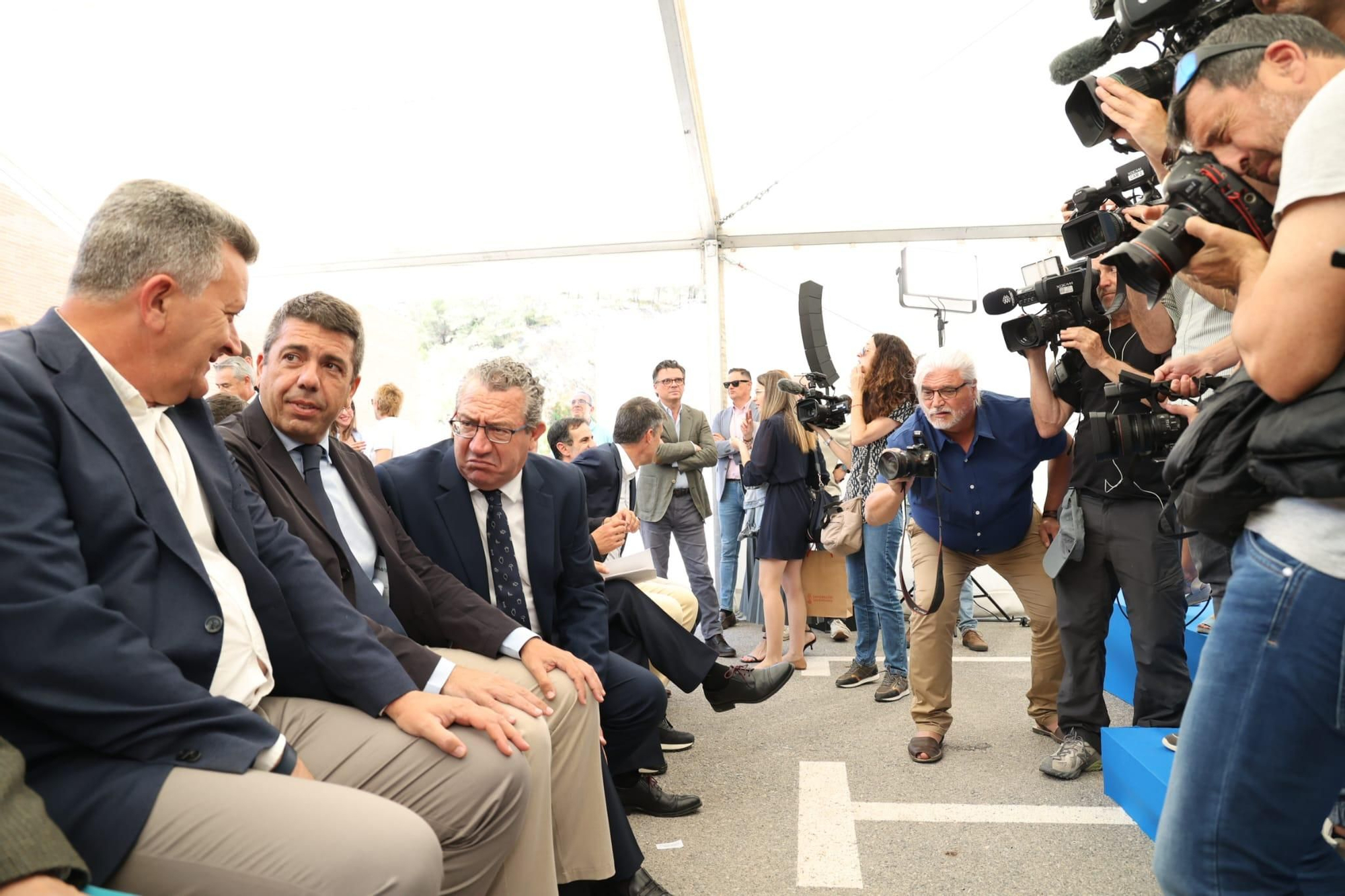 Visita de Carlos Mazón a Benidorm con motivo de la charla sobre las mejoras en la estación de bombeo y la depuradora