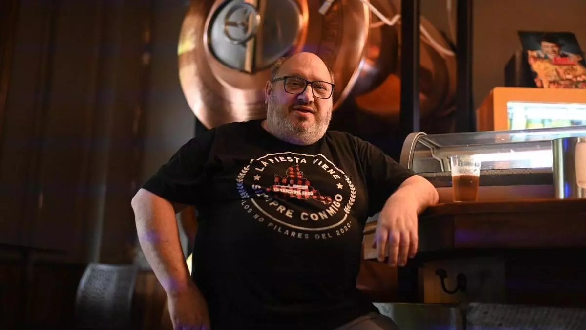 La Tasca del Ebro, el ‘bar de pueblo’ en La Almozara con cerveza de bodega y buena comida