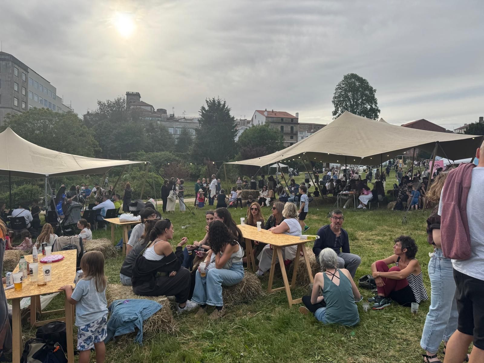 La Romaría das Flores aterriza por todo lo alto en su estreno en Santiago