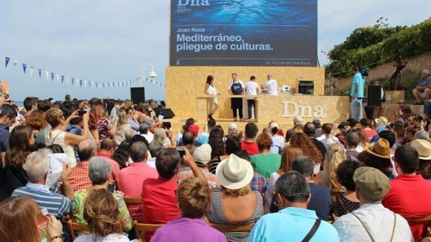 La cocina de los grandes chefs  llena el paseo marítimo de Dénia