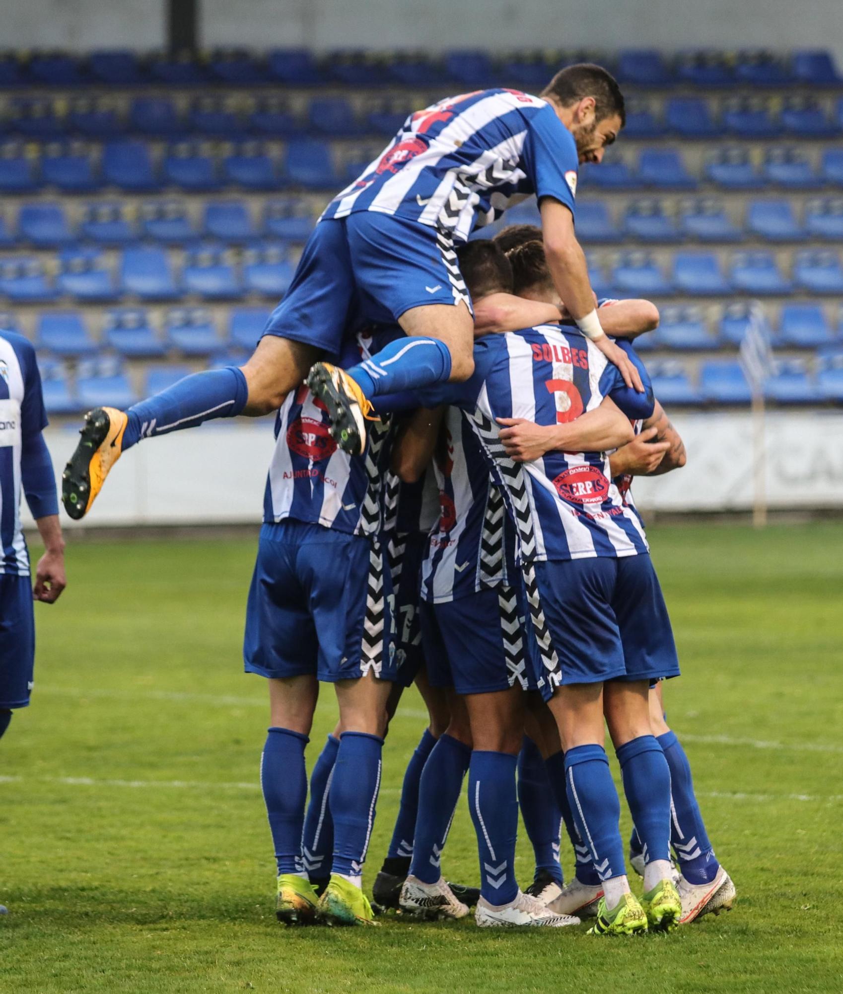 El Alcoyano se lleva los tres puntos ante La Nucía