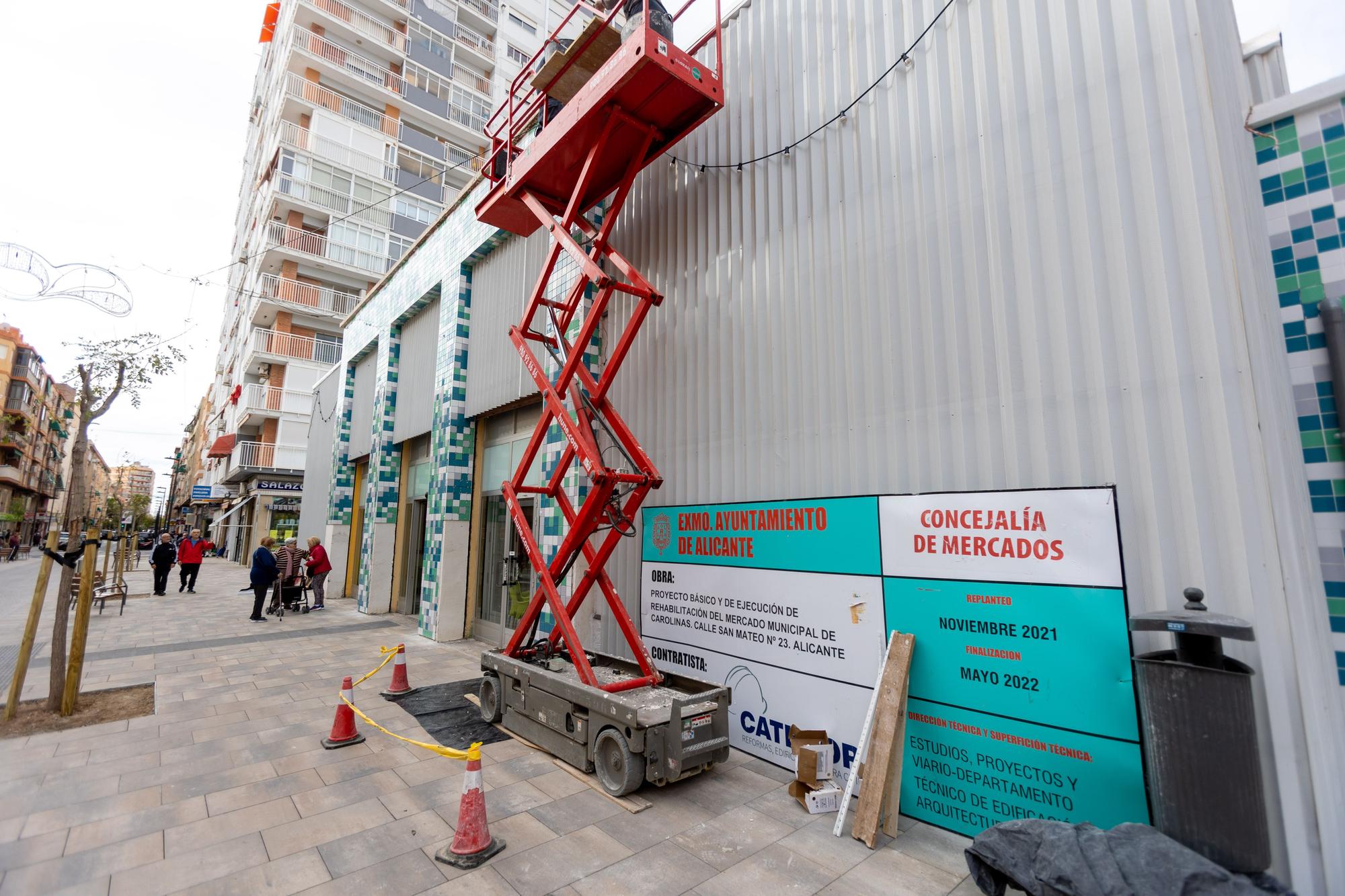 El mercado de Carolinas inaugurado sin acabar