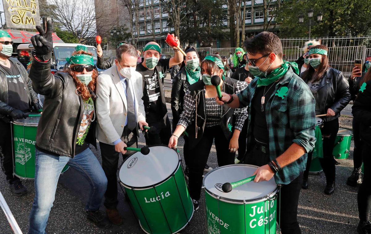 Entroido en Vigo: el desfile de la alegría tras dos años de COVID