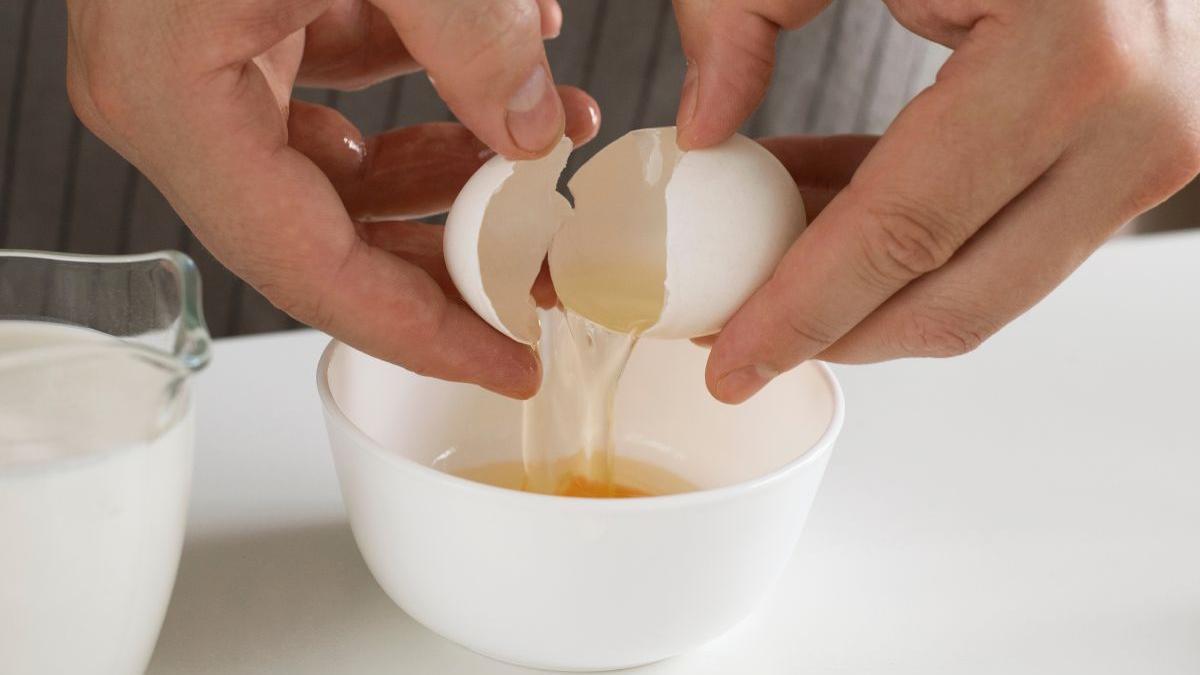 Los expertos piden extremar las precauciones si ves esto en un huevo, tíralo inmediatamente