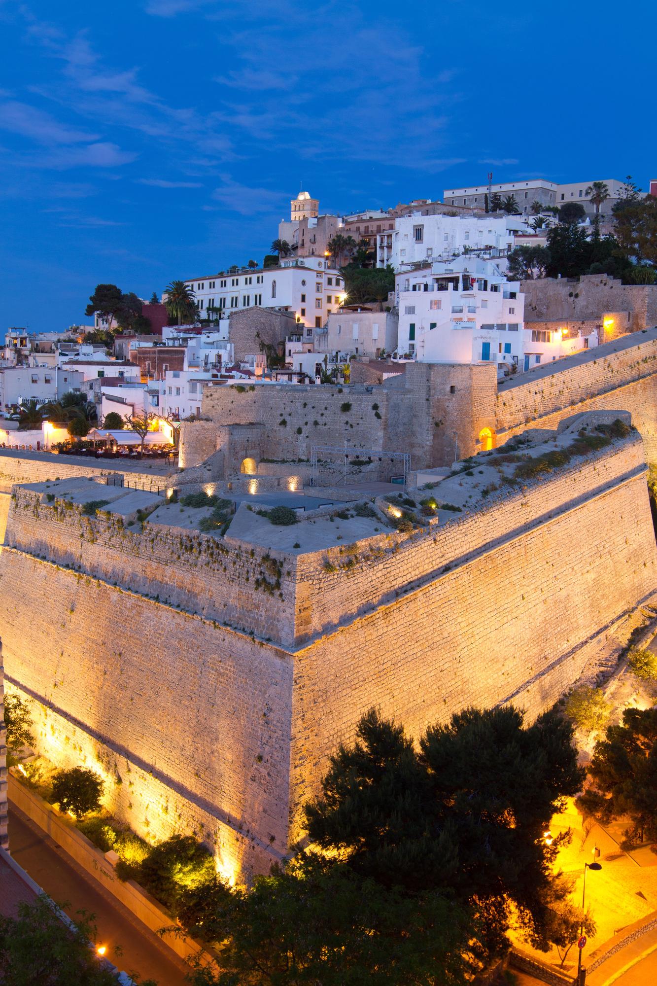 El recinto amurallado de Dalt Vila, Patrimonio de la Humanidad.