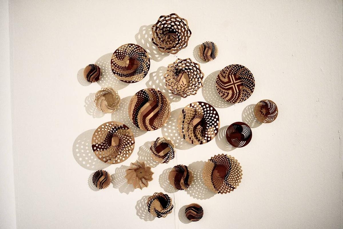 Muestra de piezas de madera en la sala de exposiciones de La Encarnación hasta el 6 de septiembre.