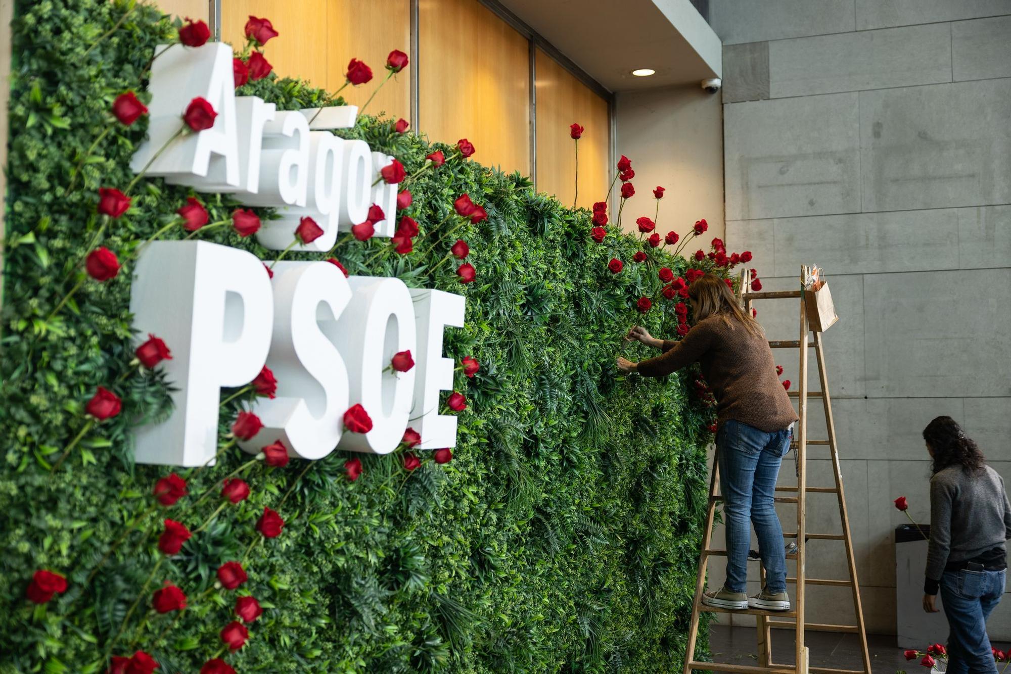 En imágenes | Zaragoza ya se prepara para el Congreso del PSOE Aragón