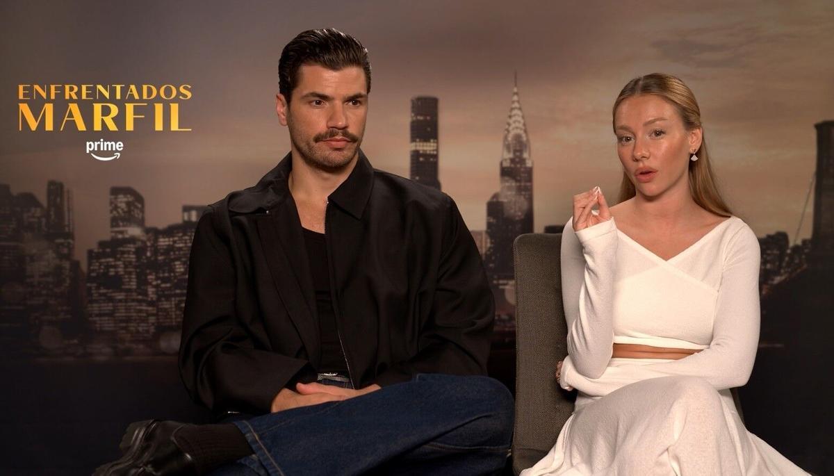Ester Expósito junto a Hugo Diego García, los protagonistas de la nueva película 'Enfrentados: Marfil'.