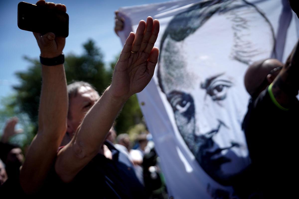 Falangistas protagonizan incidentes en Madrid por el traslado de los restos de José Antonio Primo de Rivera