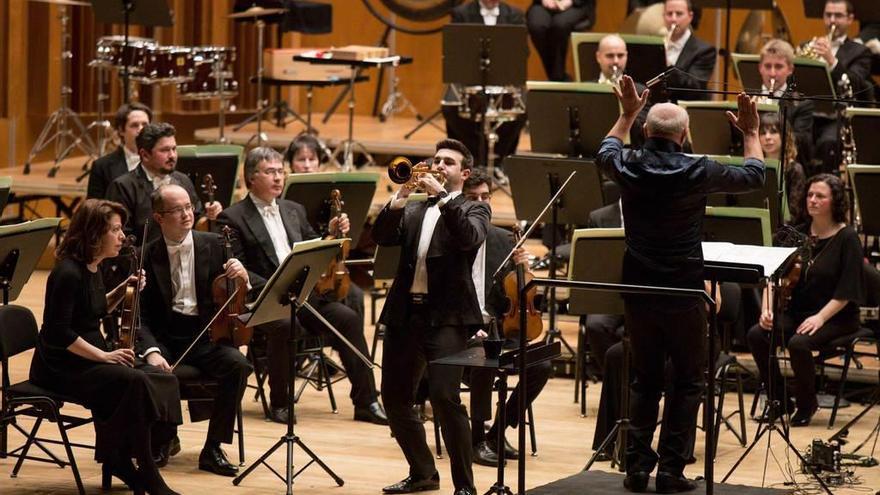 El concierto de la orquesta con el trompetisa Manuel Blanco.