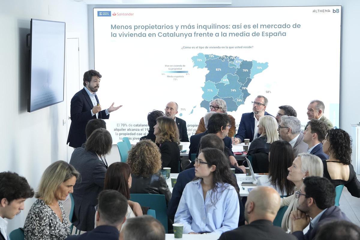 Encuentro del Observatorio Social de la Vivienda de Prensa Ibérica y Banco Santander con representantes políticos y económicos en Barcelona