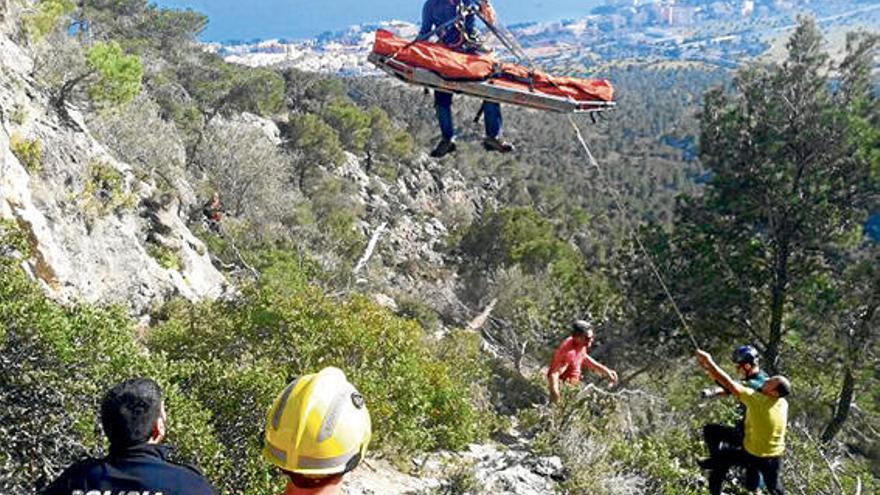 Ohne Helikopter geht nichts: Rettung eines Wanderers bei Calvià im vergangenen Jahr