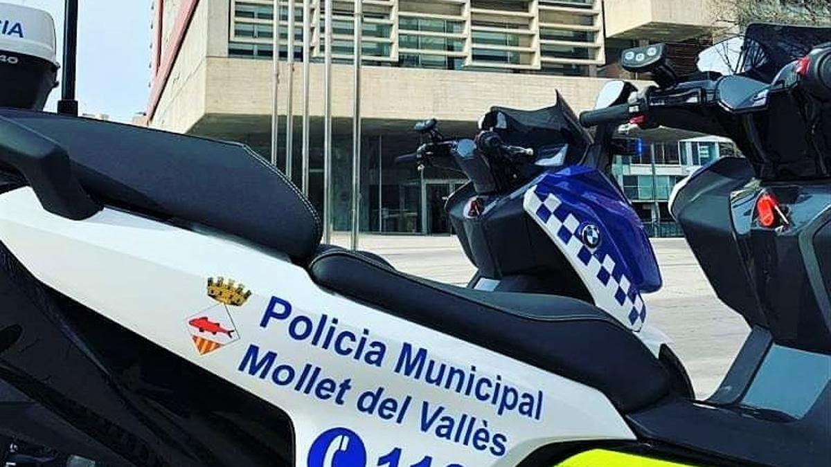Vehículos de la Policía Local de Mollet del Vallès.