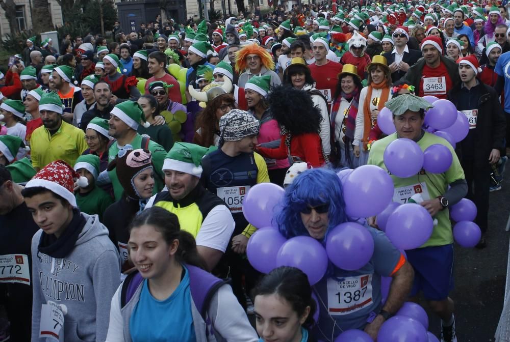 Cerca de 6.000 corredores toman la salida de la Alameda unas horas antes de la Nochevieja