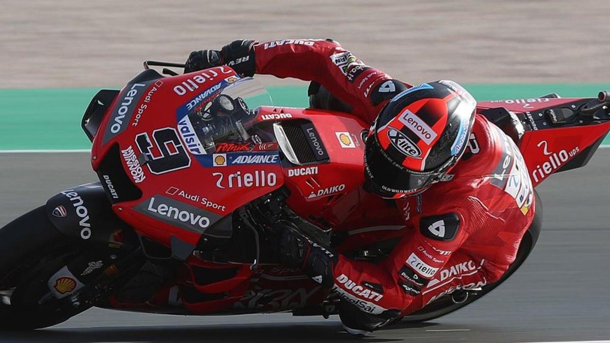 Danilo Petrucci en acción sobre su Ducati