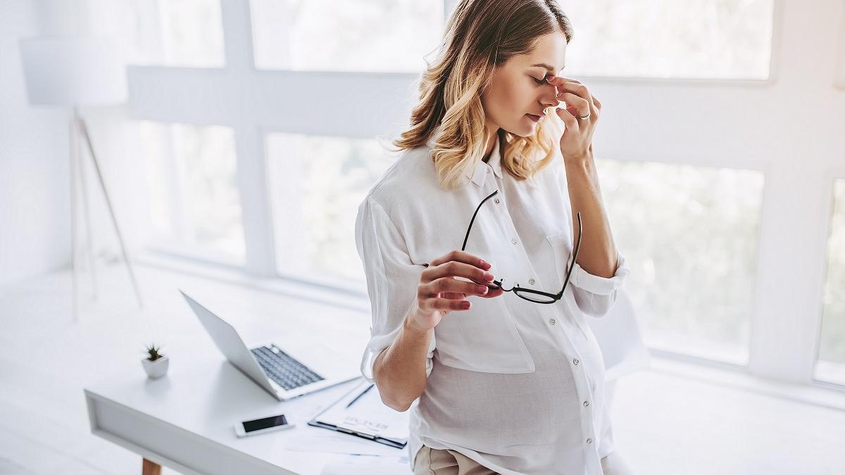 Vsión borrosa, ojos resecos, párpados hinchados… ¿Que relación pueden tener con el embarazo?