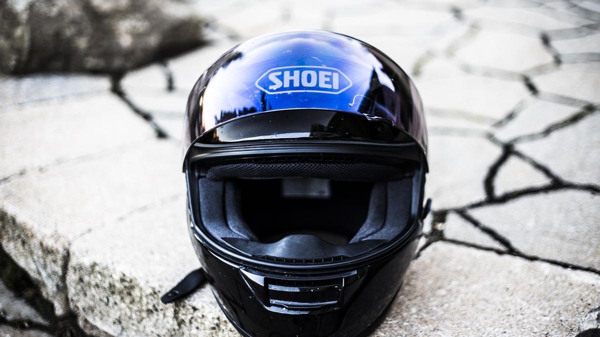 Cómo limpiar el casco de la moto por dentro y por fuera.