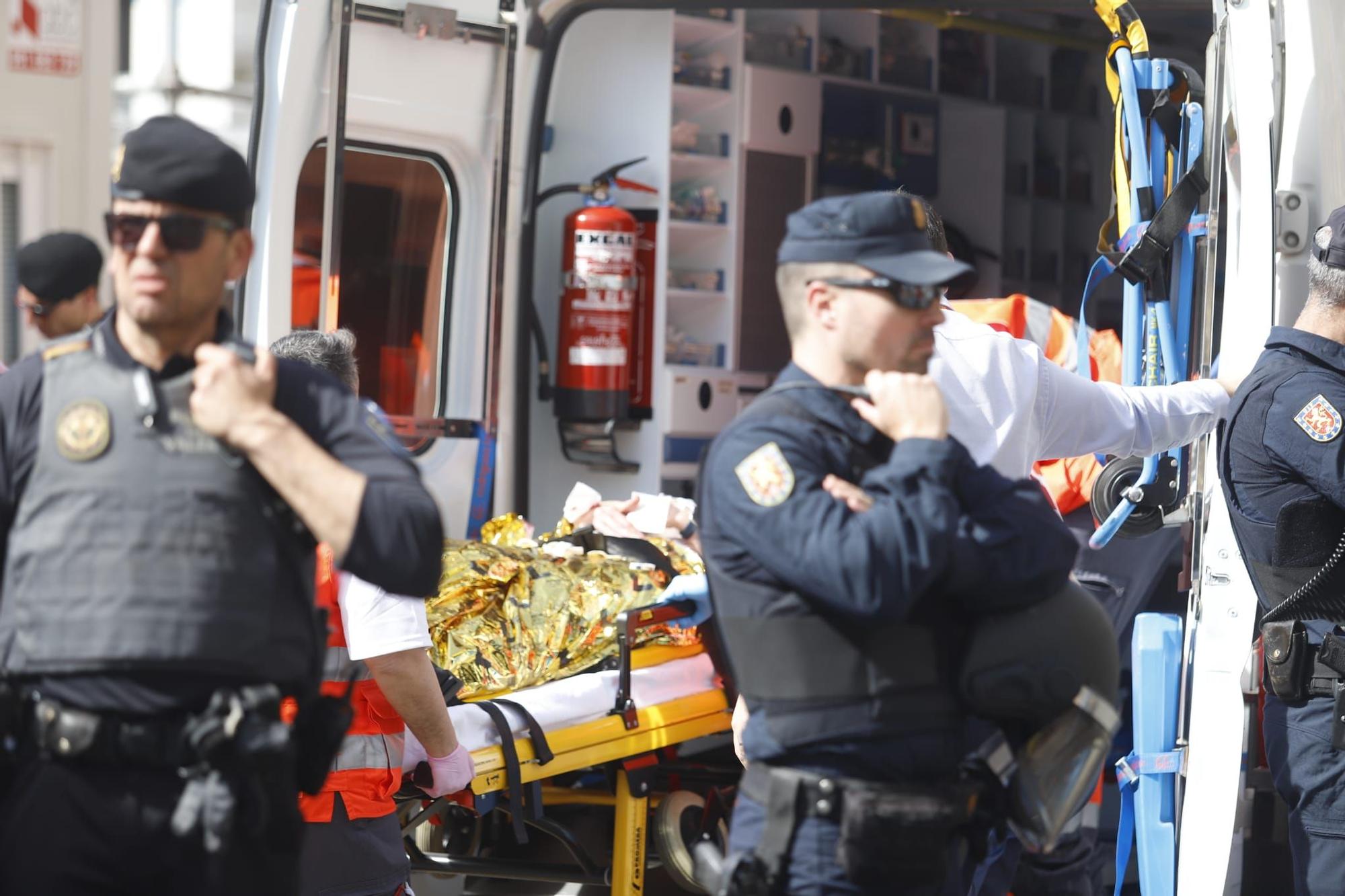 Alrededor de 20 personas resultan heridas en la mascletà al desviarse una carcasa