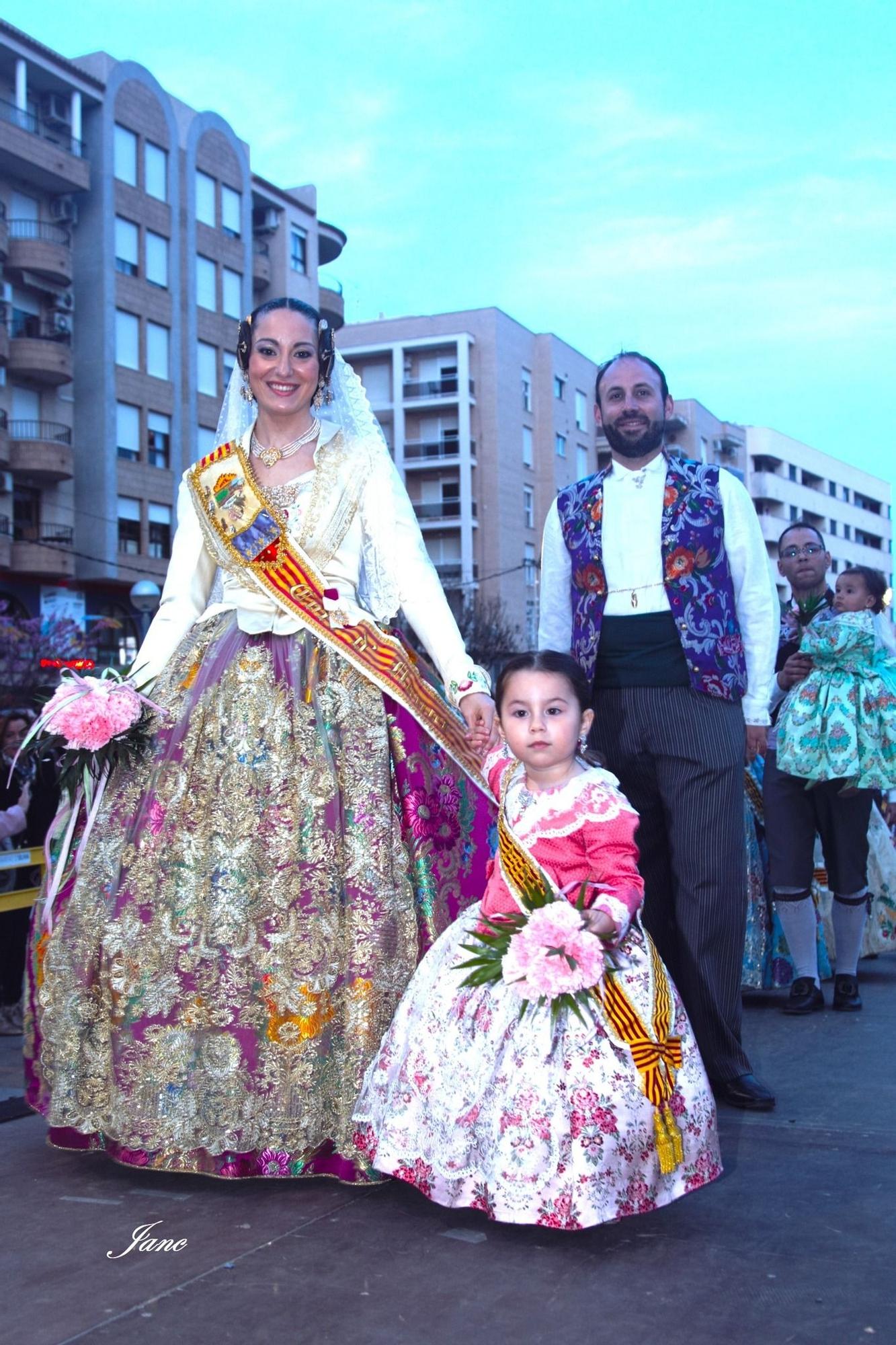 Búscate en la ofrenda y la entrega de premios de las fallas de Oliva