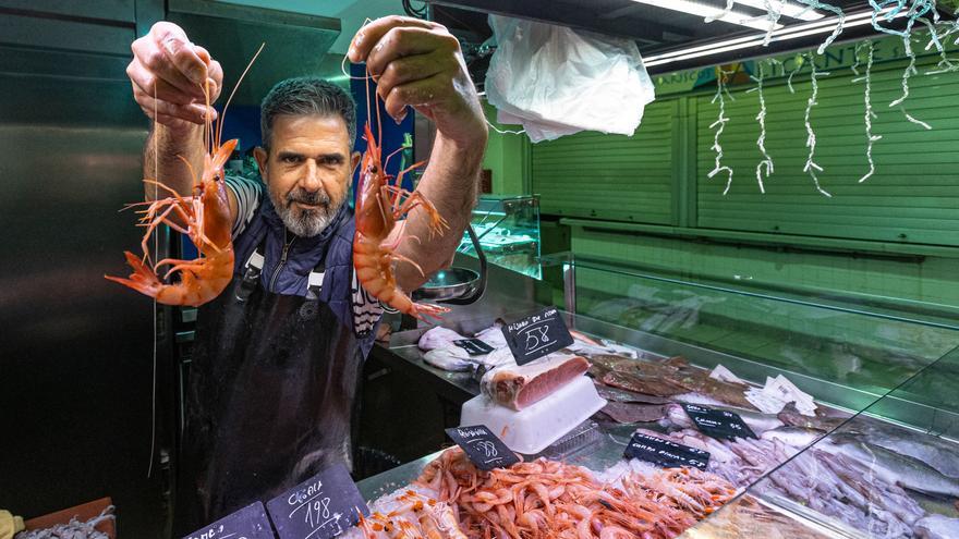 Compras pre navideñas en el Mercado Central de Alicante