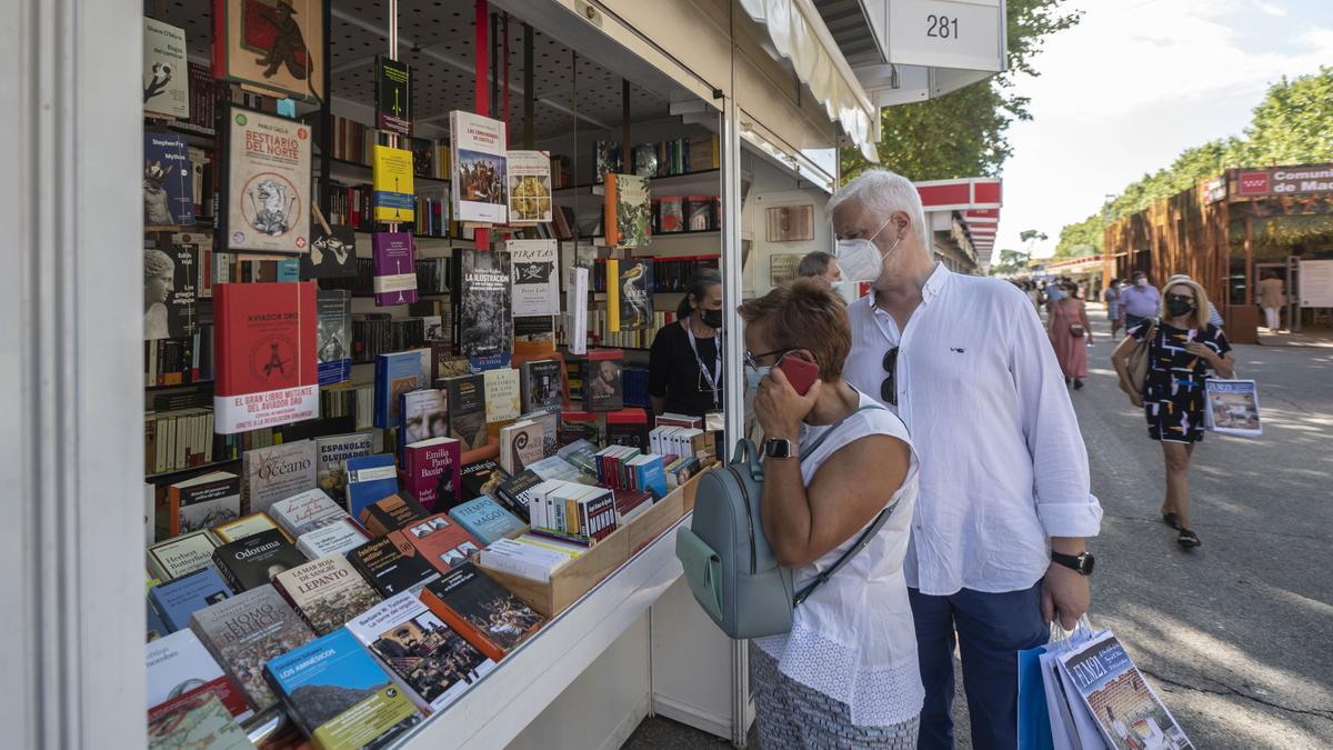 Los primeros lectores ya se dejan ver en la Feria del Libro de Madrid.