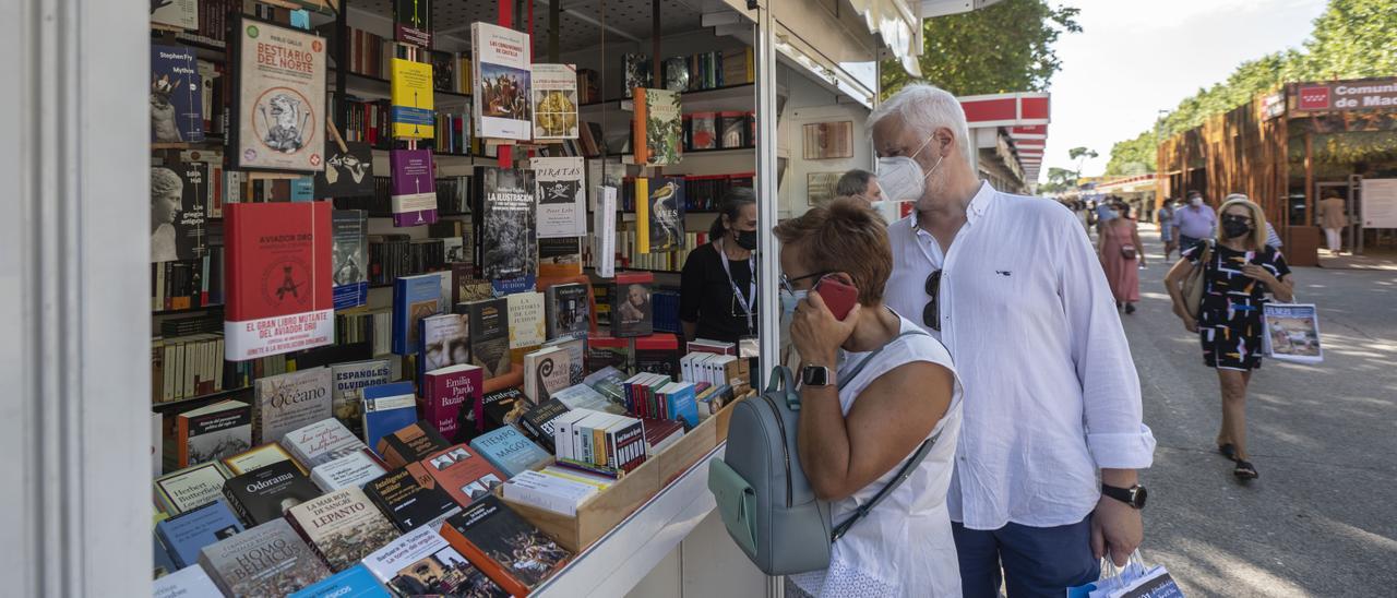 El Retiro respira tinta y papel: vuelve la Feria del Libro de Madrid