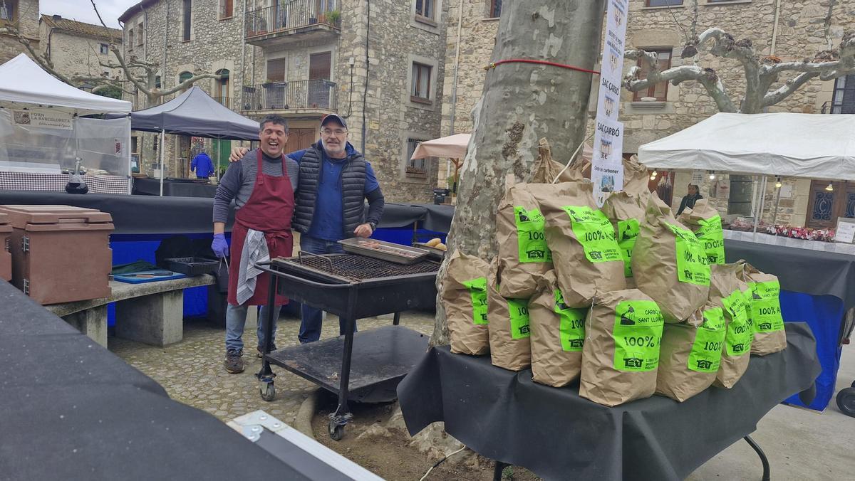 El bon temps i la dansa acompanyen la 25a Fira del Carbó de Sant Llorenç de la Muga