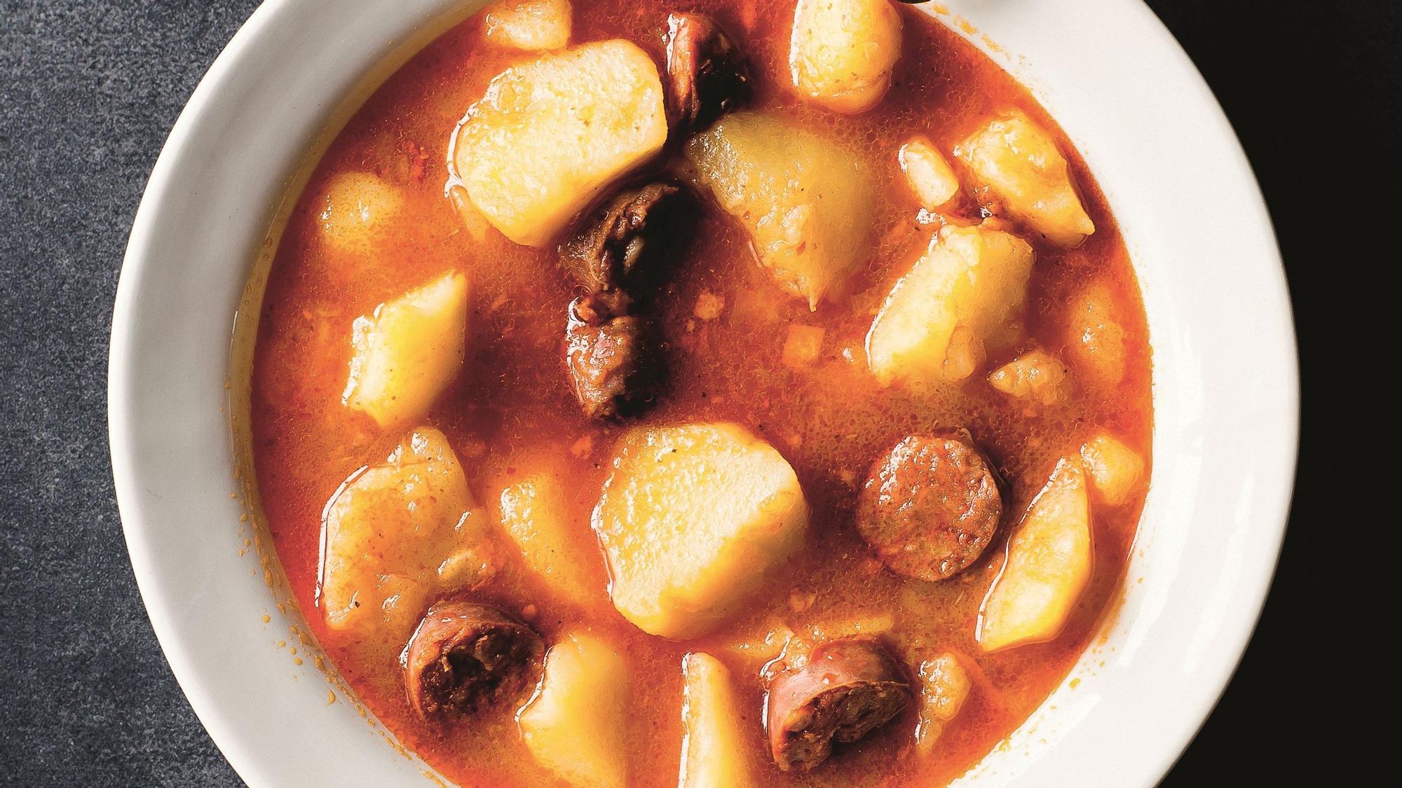 Patatas a la riojana del libro 'La cocina vasca'