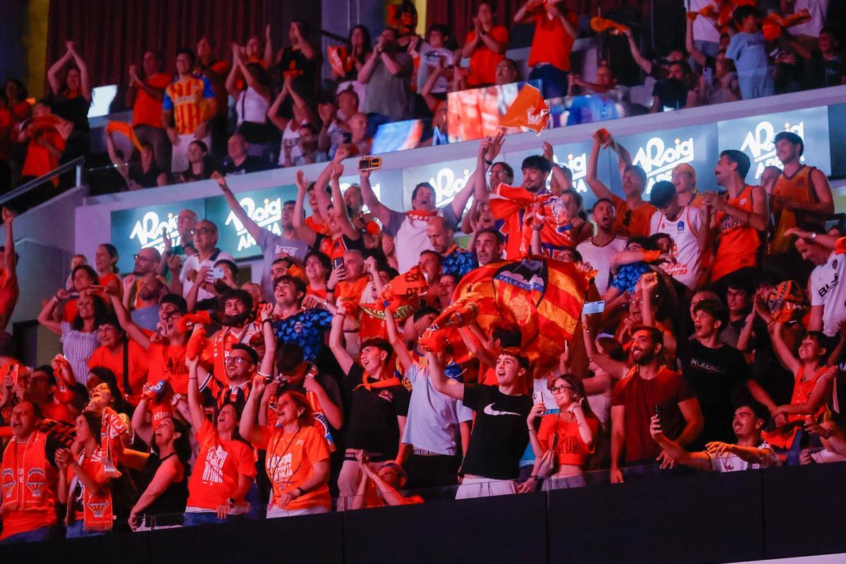 El Roig Arena empuja en busca de la segunda liga