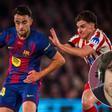 Eric García en disputa de un balón con Julián Álvarez