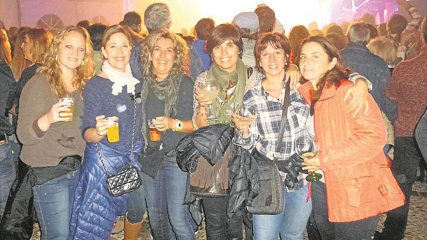 La ‘fideuà’ cita a 500 personas en el último día de las fiestas de Peñíscola